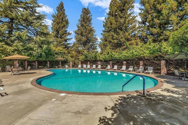 1724 Fremont Ct in Davis, CA - Building Photo - Building Photo