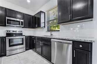 1616 SW 28th St in Fort Lauderdale, FL - Building Photo - Building Photo