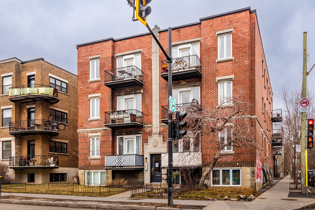 1977 Saint-Joseph Boul E in Montréal, QC - Building Photo - Building Photo