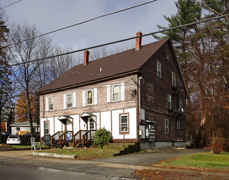 12 Railroad Ave in Merrimack, NH - Building Photo