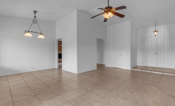 2935 S Mollera in Mesa, AZ - Foto de edificio - Building Photo