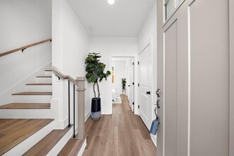 835 Elkhart St in Houston, TX - Building Photo - Building Photo