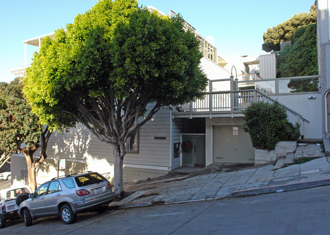 480-490 Vallejo St in San Francisco, CA - Building Photo - Building Photo