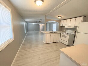 8103 N Palafox St in Pensacola, FL - Building Photo - Building Photo