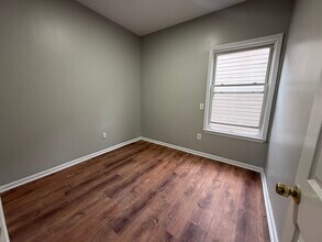 100 Warren St, Unit Second floor in Paterson, NJ - Building Photo - Building Photo