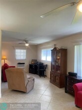 1050 SE 14th Pl in Fort Lauderdale, FL - Building Photo - Building Photo