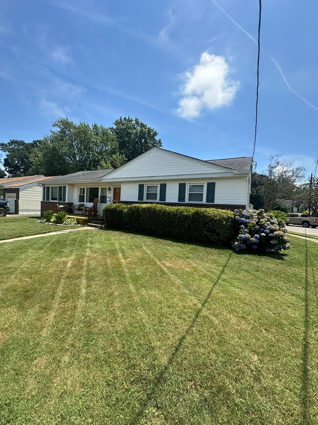 1873 Brookwood Rd in Norfolk, VA - Building Photo - Building Photo