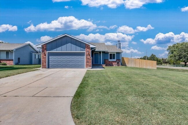 1918 Summerwood St in Goddard, KS - Building Photo - Building Photo