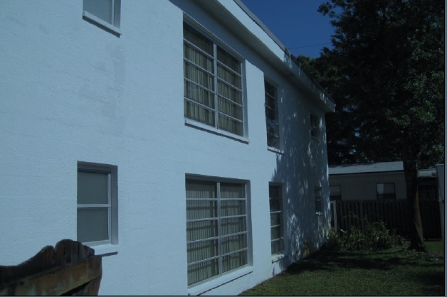 Essex Court in St. Petersburg, FL - Foto de edificio - Building Photo