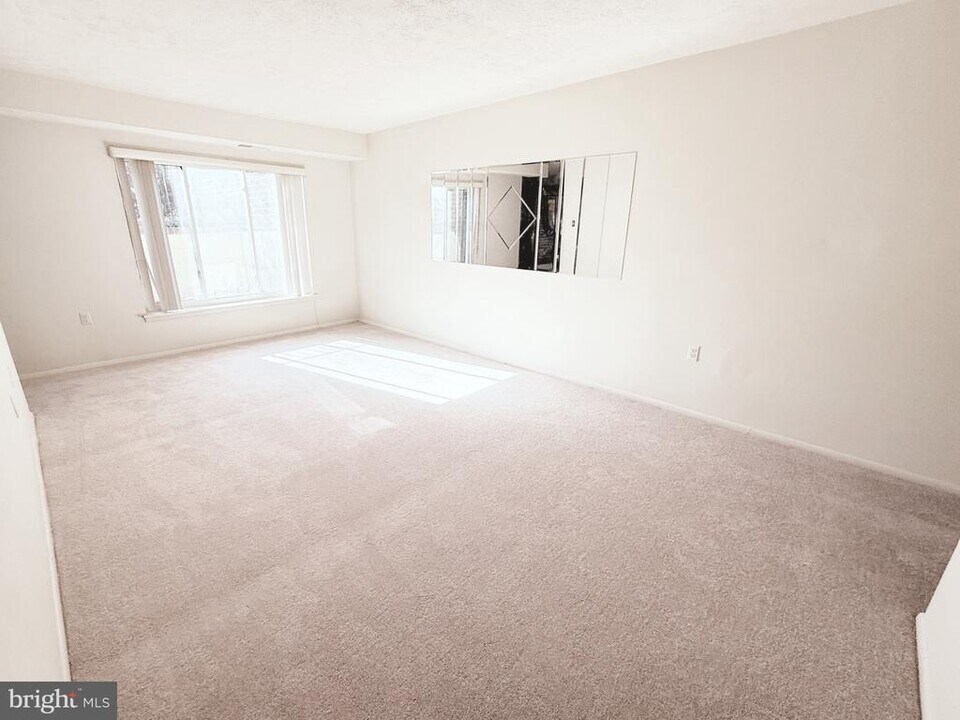 7716 Hanover Pkwy in Greenbelt, MD - Building Photo