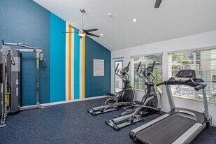 Twin Pines Apartments in Anaheim, CA - Building Photo