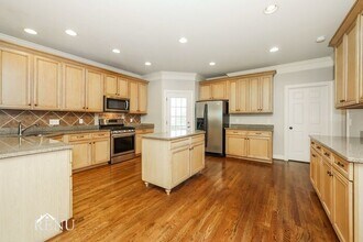 1338 Sweetwater Dr in Brentwood, TN - Foto de edificio - Building Photo