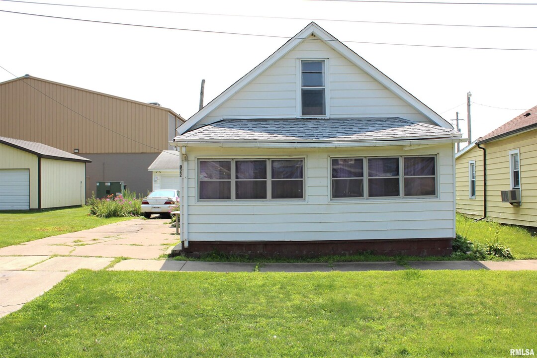 922 5th Ave in Rock Island, IL - Building Photo