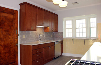 40 Gates Cir in Buffalo, NY - Foto de edificio - Building Photo