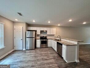 722 Keeshono St in Union City, GA - Building Photo - Building Photo