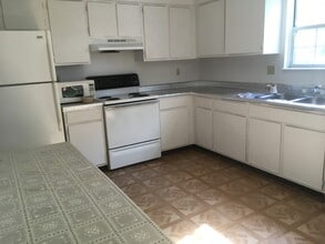 804 S College Ave in Oxford, OH - Foto de edificio - Building Photo