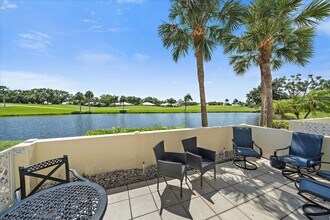 425 Cerromar Terrace in Venice, FL - Building Photo - Building Photo