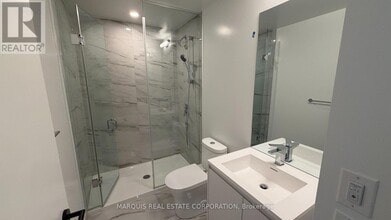 5 Quarrington Ln in North York, ON - Building Photo - Building Photo