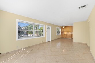 4 NE 16th Pl in Fort Lauderdale, FL - Building Photo - Building Photo