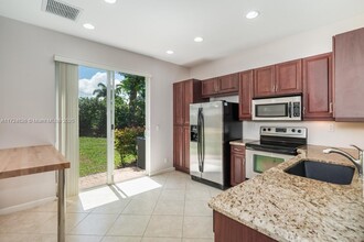 7301 Briella Dr in Boynton Beach, FL - Foto de edificio - Building Photo