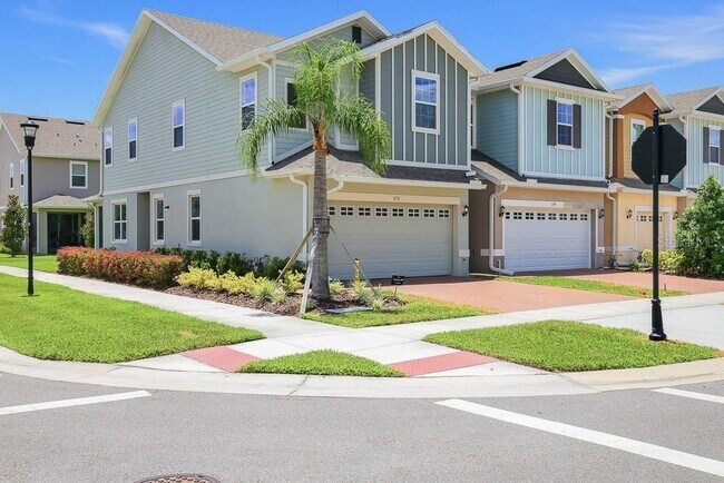 5751 Skytop Dr in Lithia, FL - Building Photo - Building Photo