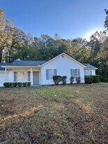 4363 Saddlewood Ct in Gillsville, GA - Building Photo
