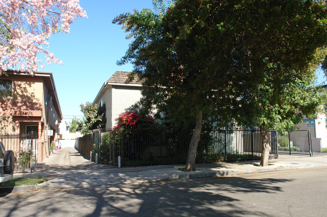 14153 Calvert St in Van Nuys, CA - Building Photo - Building Photo