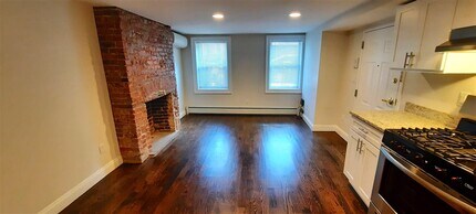 158 6th St-Unit -Garden in Hoboken, NJ - Building Photo - Building Photo