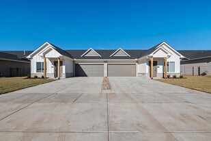 3669 Azalea St in Wichita, KS - Building Photo