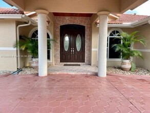 13710 SW 36th St in Miami, FL - Building Photo - Building Photo