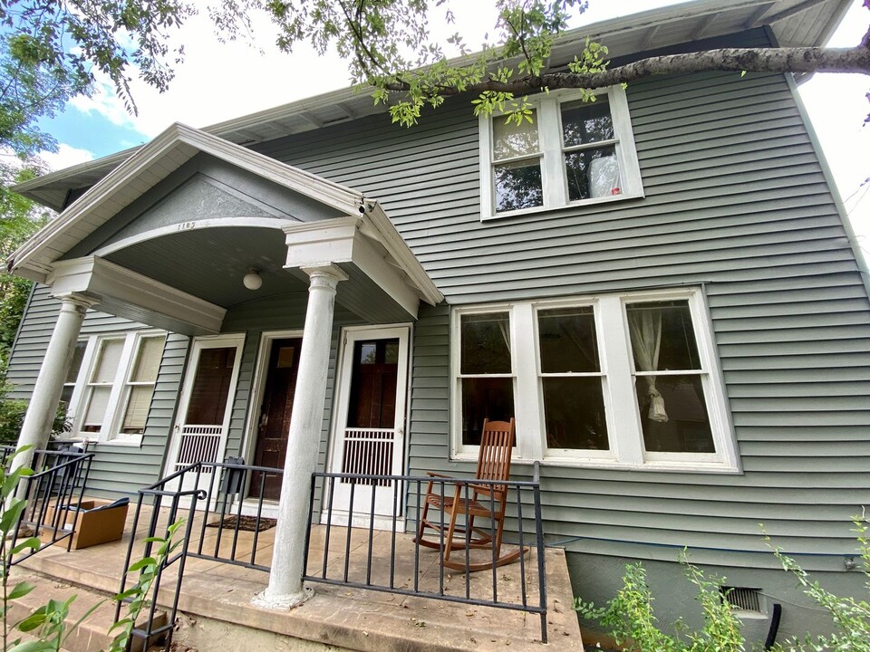 1103 W 22nd St in Austin, TX - Foto de edificio