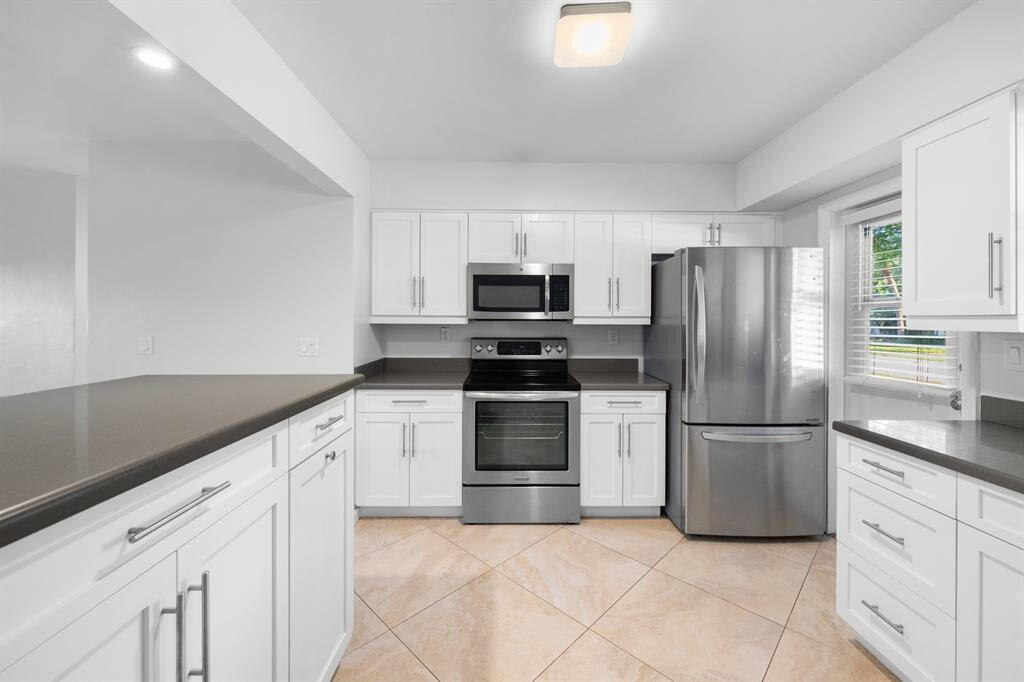 3801 NE 22nd Terrace in Lighthouse Point, FL - Building Photo