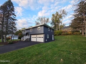 3 Mohawk View Rd in Latham, NY - Building Photo - Building Photo
