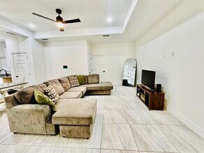 5225 Anacahuita Dr in Laredo, TX - Building Photo - Building Photo