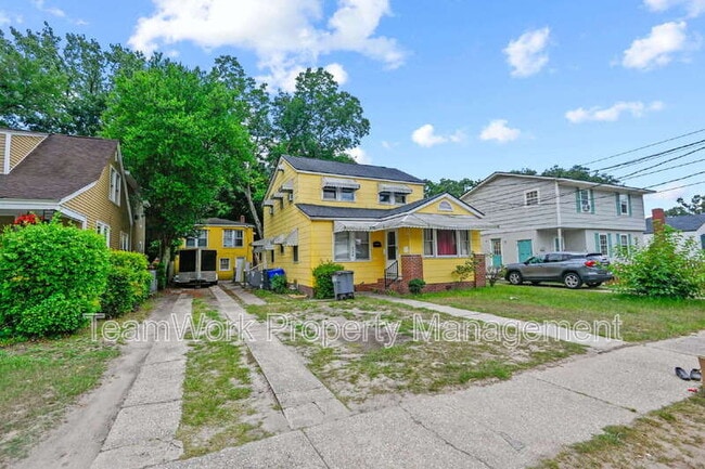 property at 3530 Admiral Dr