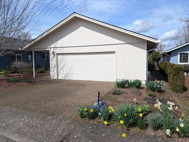 property at 1989 Nut Tree Dr NW