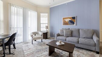 901 Lakeside Cir, Unit 2312 in Lewisville, TX - Building Photo