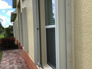 6008 Van Ness Dr in Melbourne, FL - Foto de edificio - Building Photo