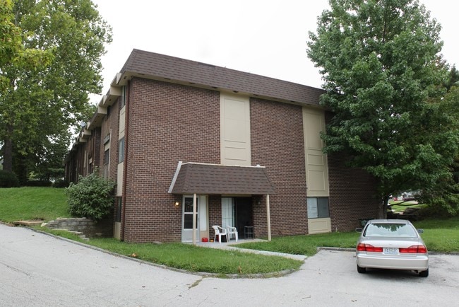 Emerald Crossing West in St. Louis, MO - Foto de edificio - Building Photo