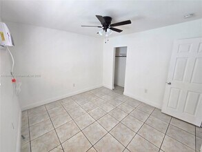535 NW 7th St in Miami, FL - Building Photo - Building Photo