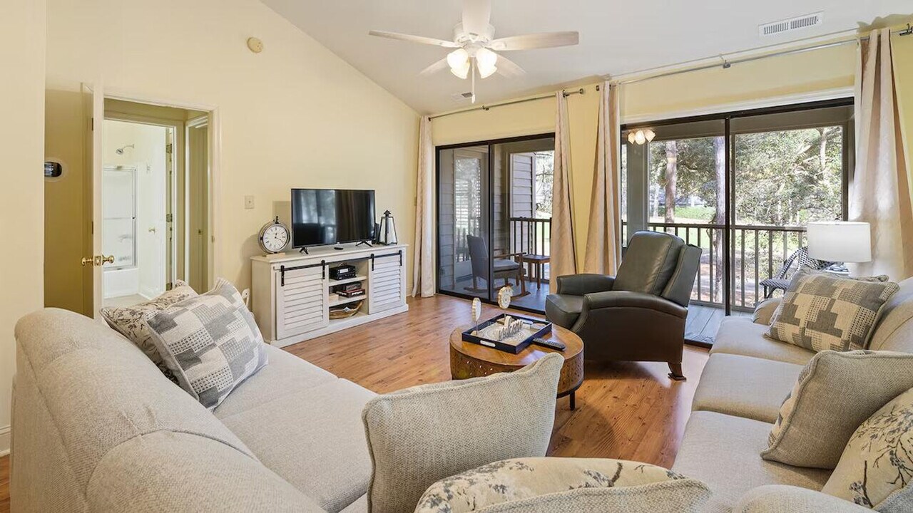 14 Stillwood Dr in Pawleys Island, SC - Building Photo