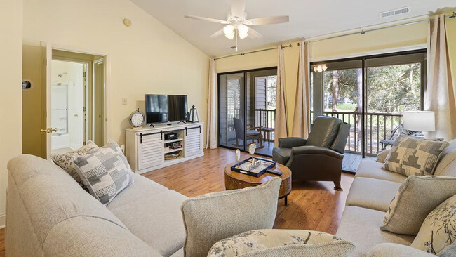 14 Stillwood Dr