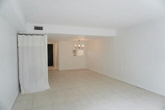 1510 Ocean Shore Blvd in Ormond Beach, FL - Building Photo - Building Photo