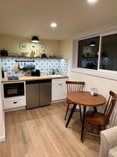 13223 5th Ave SW, Unit B in Burien, WA - Building Photo - Building Photo