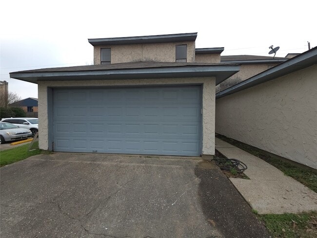 property at 7126 Deer Creek Ct