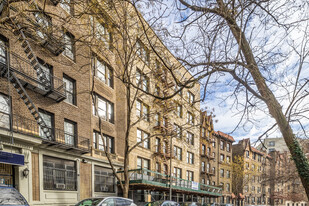 834 Riverside Dr in New York, NY - Building Photo