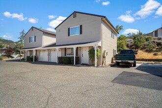 20064 Darpinian Way in Sonora, CA - Building Photo - Building Photo