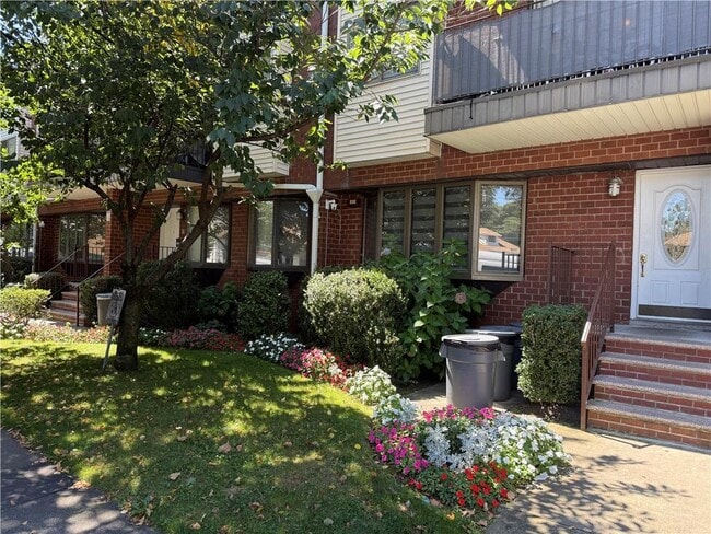 2812 E 27th St in Brooklyn, NY - Building Photo - Building Photo