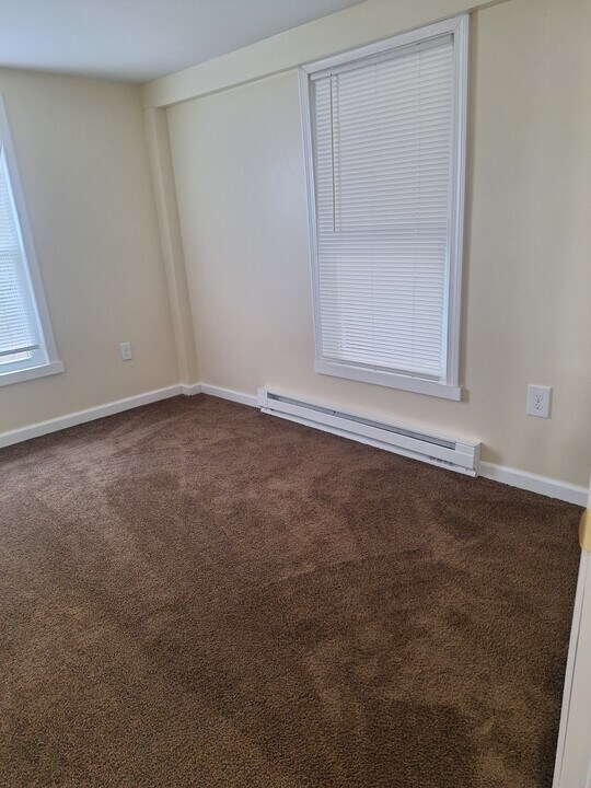 59 Chapman St, Unit Apt #3 in Willimantic, CT - Foto de edificio