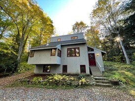 4 Morning Hollow Ln in Grantham, NH - Building Photo